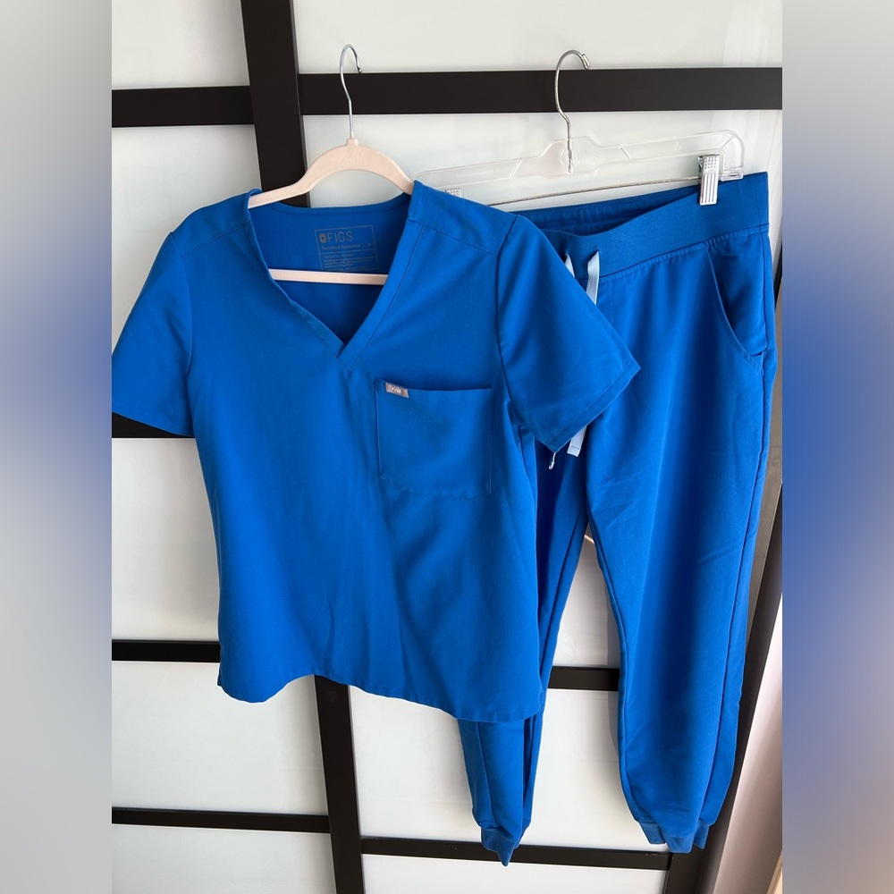FIGS Royal Blue Womens M Scrub Set